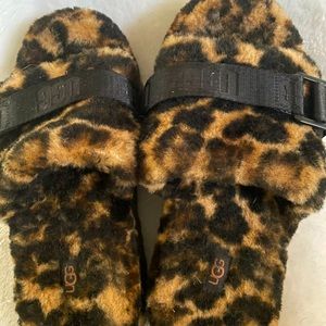 UGG 7 leopard platform slippers like new